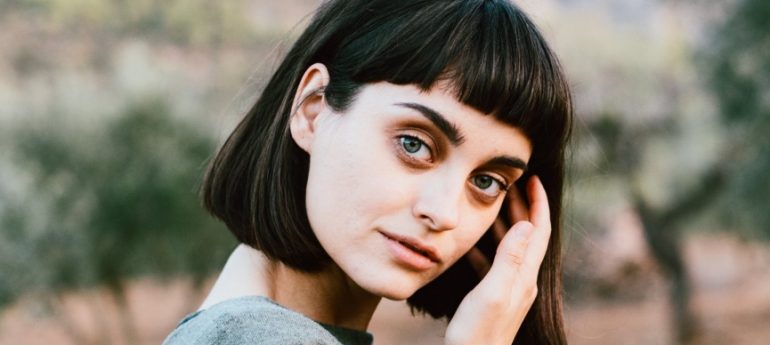 Stylish Ways to Wear Short Hair with Bangs
